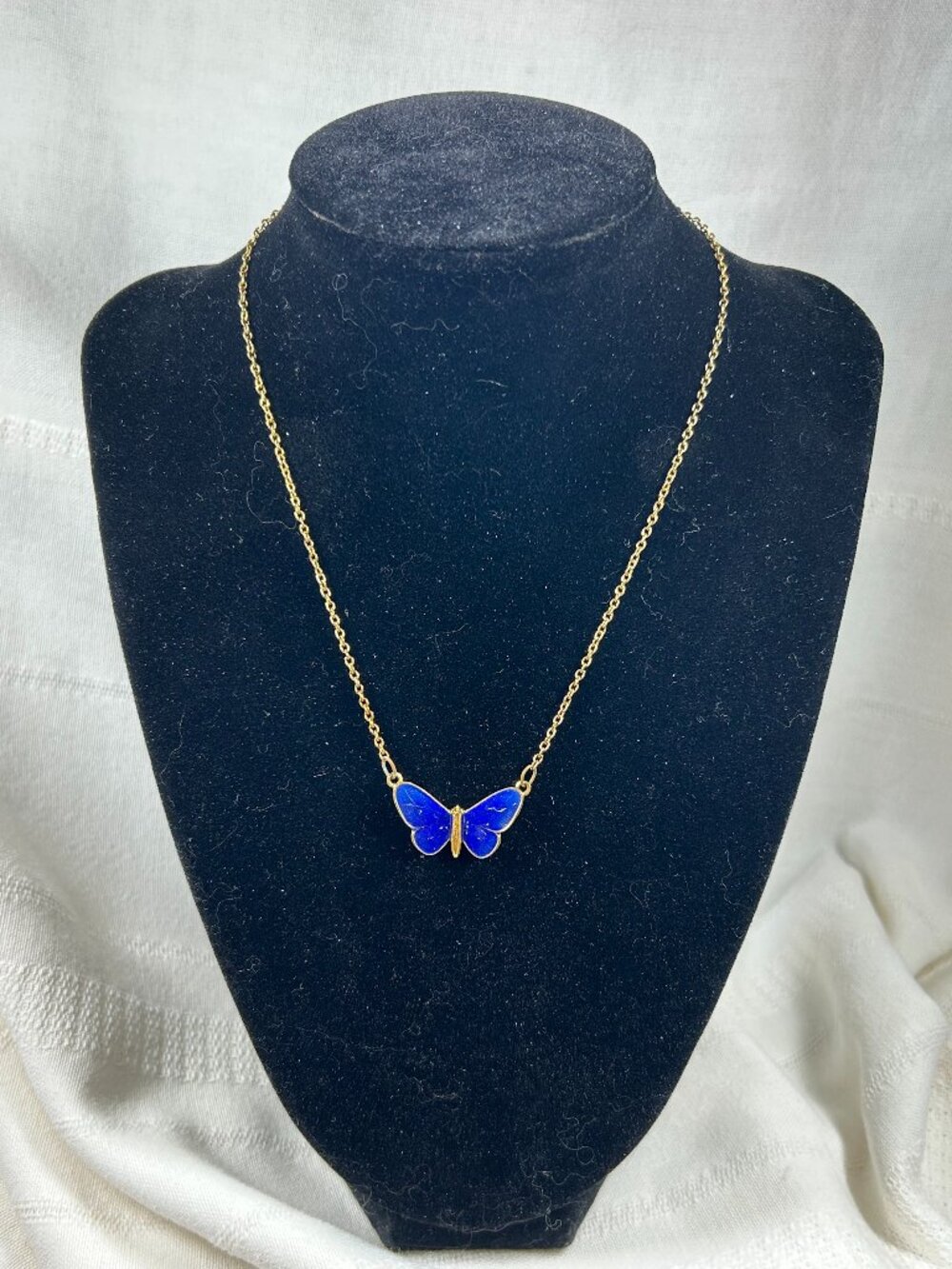 Vintage Gold-Toned Butterfly Pendant Necklace - Pre-owned